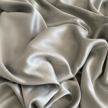 Load image into Gallery viewer, Silk Sleep masks UK 
